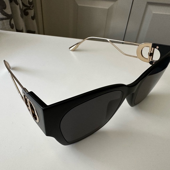 Christian Dior Sunglasses- style 8072K 55-22-135 - Picture 5 of 8